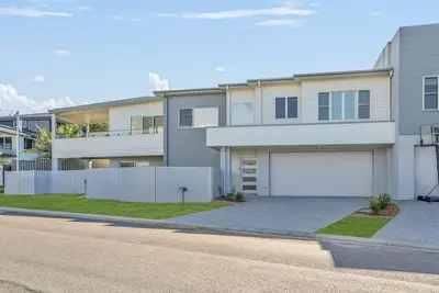 Image de 17 Cunning Street, Beautiful 3 bedroom townhouse close to beach and cafes