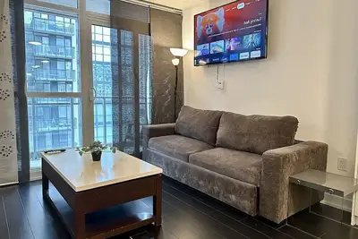 Image de Spacious 1 Bdrm + Den