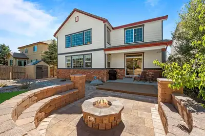 Image de Great Outdoor Space | Spacious Home | Pet Friendly | Fire Pit
