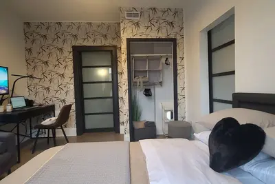 Image de Business Travellers, Couples Stay Downtown Kingsville Cozy Private Suite - 1 bed