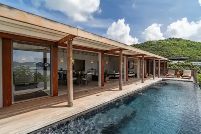 Image de Luxurious Villa with an Ideal Location