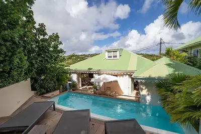 Villa Close to Swimming and Snorkeling Beach