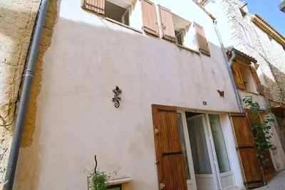 Image de Maison de village complètement rénovée, au calme. Parking à 50m