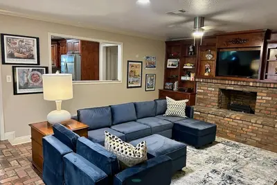 Image de Nostalgic Gulf Coast Getaway Convenient Location! Sleeps 6 Modern Conveniences