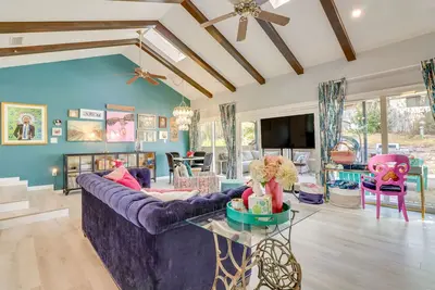 Image de Colorful Austin Home w/ Covered Patio & Gas Grill!