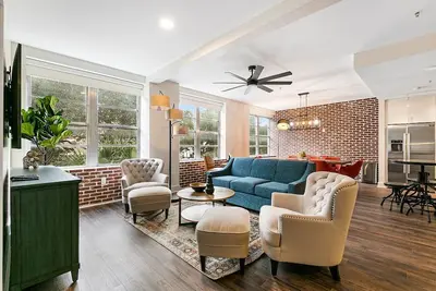 Image de Gorgeous 4br Luxury Condo Steps to French Quarter