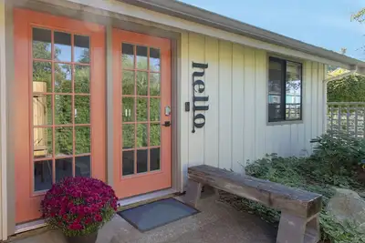 Image de Cute, comfy, and clean cottage just steps to the beach and C Shop