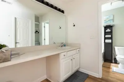 Image de Location, Convenience, Comfort! Spacious home in a quite neighborhood, near Gsp