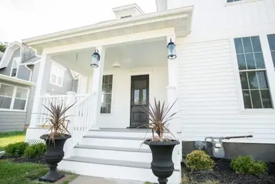 Image de Restored Queen Anne Cottage\n