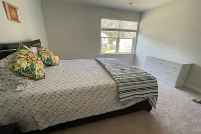 Image de Built 2023 4 bed house, owner will be staying on property in 4th master bed room