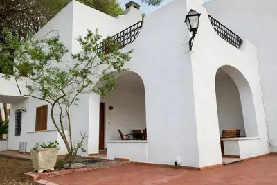 Image de Two-story villa 2 steps from the sea and 12 km from Lecce.