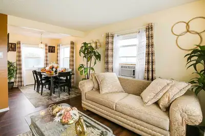Image de Centrally Located Compton Retreat: Patio & Grills