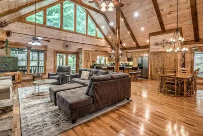 Image de Kick Aska Lodge - Pet Friendly | Hot Tub | Family Friendly | Game Room