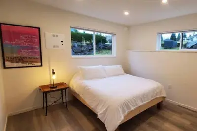 Image de Hunt Street Garden Suite. \n\n