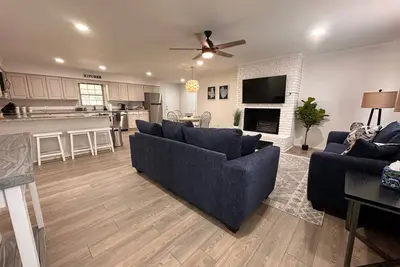 Image de \"Your Next Stay\"\nClean, private, and convenient upstate home near I-85!