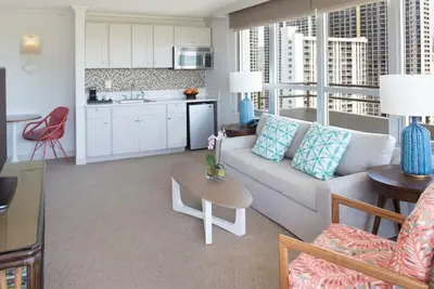 Indulge In An Unforgettable Getaway Experience! City View, Pets Allowed, Pool