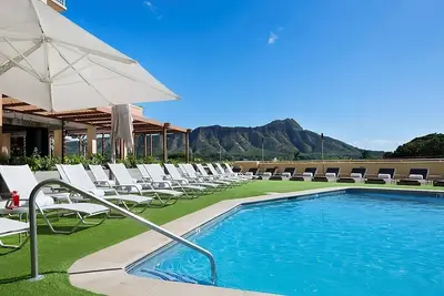 Comfortable Countryside Stay! 4 Mountain View Units, Private Balcony, Pool