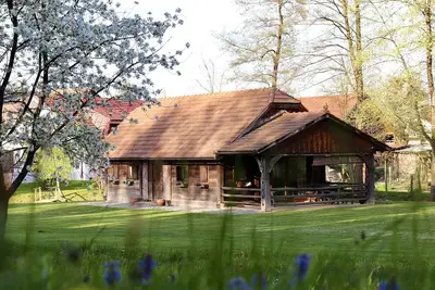 Image de Cozy cottage in countryside near lake and lots of nature