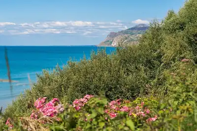 Image de Gwelfor - a sea view that sleeps 8 guests in 4 bedrooms