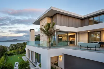 Image de Elements of Castor Bay - Self contained 3 bed accomm adjoining host family home