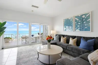 Image de Coconut Bay Villas \/ 3 Br Oceanfront \/ #122 West Bay w\/ Pool