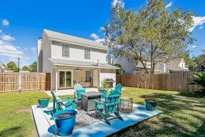 Image de Gulf Breeze Pet Friendly Recently Updated Home - Close to Pensacola Beach and Oriole Beach Boat Ramp