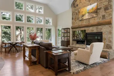 Image de Sprawling West Vail Home - Private Hot Tub!