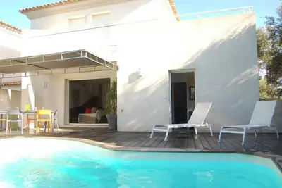 Image de Homerez - Villa avec piscine & jardin à Monticello