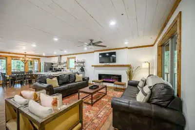 Image de Ez Ridge Retreat- Your Perfect Family Getaway!