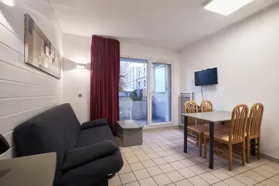 Image de Appartement 'Bulle Enchantée Lac Et Montagne' avec piscine partagée, balcon et Wi-Fi
