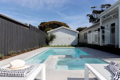 Image de Waves at Blairgowrie | Luxury 4 Bed + Heated Pool | Walk to beach & village