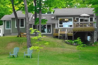 Image de Lakeside Serenity: Big Bald Cottage Escape