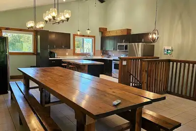 Image de Just Steps from Blue with the Perfect View! 7br