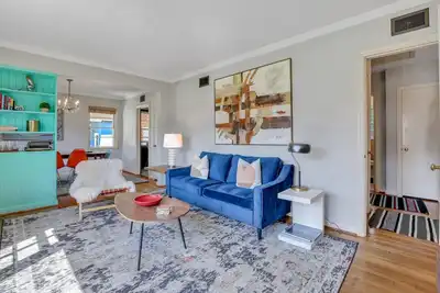 Image de Charming Midcentury Home w/ Large Backyard + Parking by Lucky Savannah