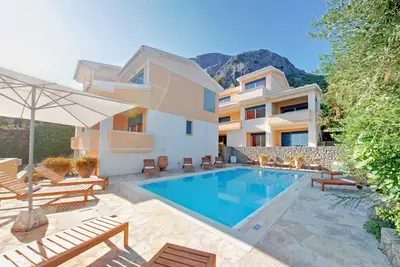 Image de Stylish studios and apartments with pool and sea view, 70 meters from the beach