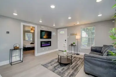 Image de Magnolia Park Urban Retreat - 2-Bd\/1-Ba with Yard