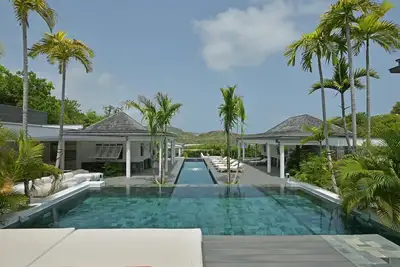 Image de Modern Villa with Two Swimming Pools