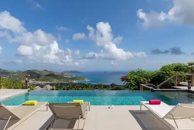 Image de Villa with Light and Soothing Atmosphere