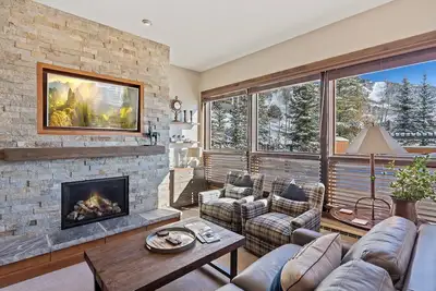 Image de Walk across the street to the ski slopes, Walk to Restaurants, Private Shuttle