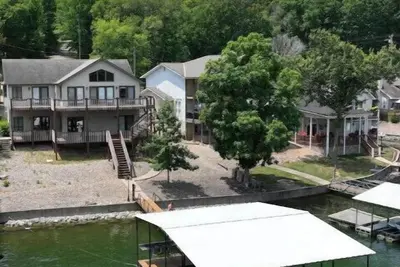 Image de 4br 4ba lake front w/Dock & Kayak across Coconuts