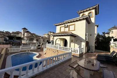 Image de Freistehende Villa mit Privaten Pool
