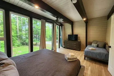 Image de Renovated Retreat - Halfmoon Lake & Hiking Nearby