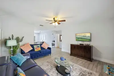 Image de Waterfront-2bdr/1bth -4 mins to the Beach+ Kayaks