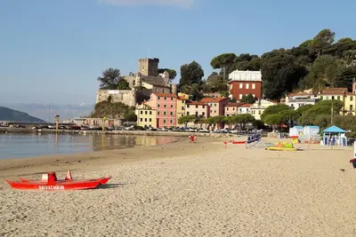 Image de Mansard studio: Sea-5 Terre-trekking-excursions.