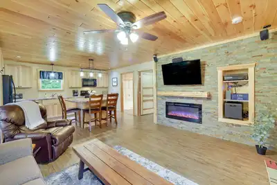 Image de Cozy Cable Cabin Rental - Pet Friendly!