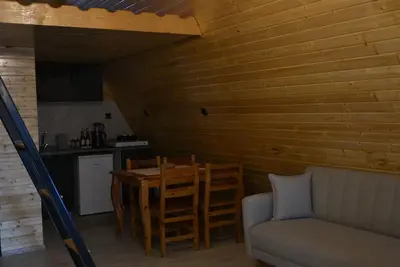 Image de Ağaçların Arasında Ağaçtan Konforlu Ve Kullanışlı Evlerimizle Sizi Bekliyoruz.