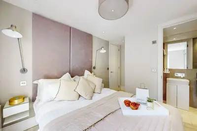 Image de Supérieure-Appartement-Salle de bain privée-Balcon