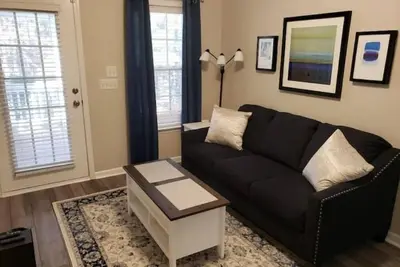Image de Downtown 2 Bedroom\/2 Bath Duplex
