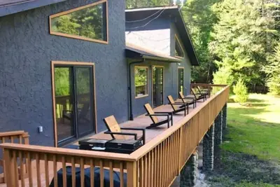 Image de The Stone Mason - Large Modern Home - 2 Hrs from Nyc