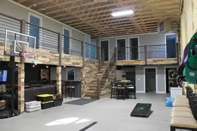 Image de Big Group Barndominium- minutes from beautiful Lake Superior shoreline!